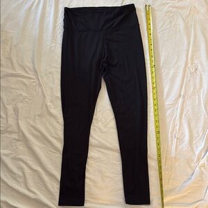 Black and Bow. Black High-Waisted Leggings. Size L.